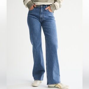 NWT Abercrombie High Rise 90s Relaxed Jean
